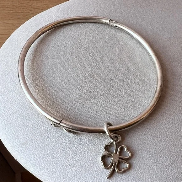 VINTAGE 850 SILVER CHILD BANGLE BRACELET WITH SHAMROCK CHARM SECURE LOCK UNIQUE